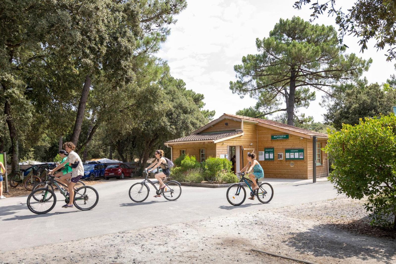 Huttopia Oléron Les Chênes Verts Dolus d'Oléron Esterno foto